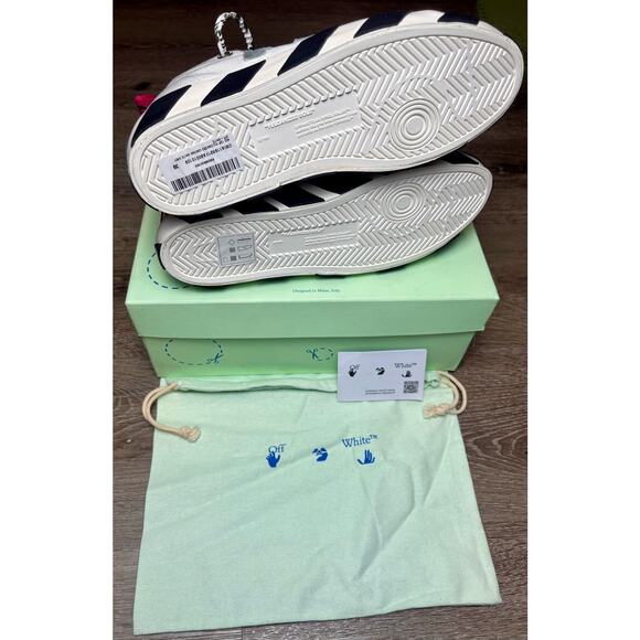 NEW in Box - Off-White Mid Top Vulcanized Sneakers - EU 39 Men main image 6